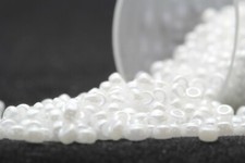 Miyuki Round Rocailles 11/0 White Ceylon Pearl Luster Seed Bead RR-528