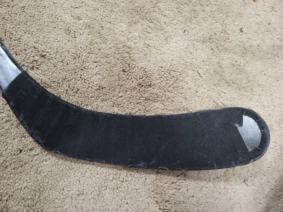 JAMES VAN RIEMSDYK 1-4-18 Toronto Maple Leafs PHOTOMATCHED Game Used Stick COA - Image 2 of 4