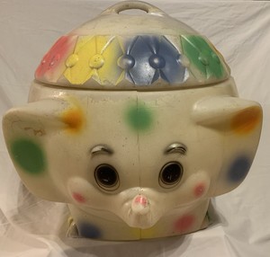 vintage elephant toy box