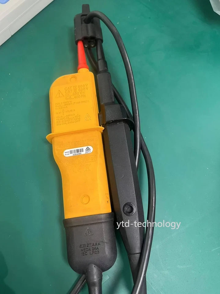 Fluke T130 Two-pole Voltage &Continuity Electrical Probe Tester or flukeT130VDE- - Image 2 of 2
