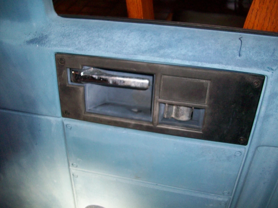Camión Chevy S10 1982-1985, GMC S15 OEM azul panel de puerta lateral de paso derecho 1983 1984 Foto 3 de 4