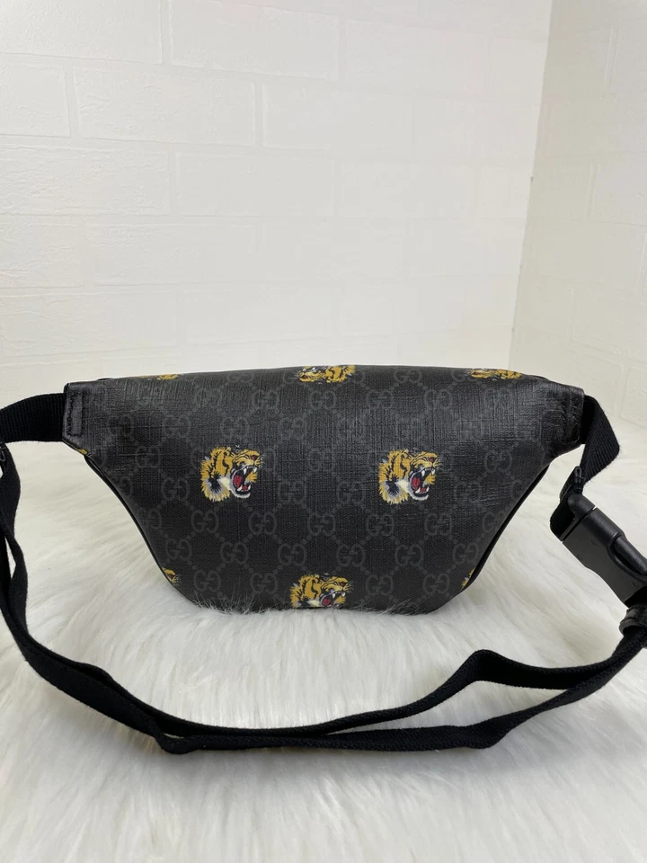 Auténtico bolso cinturón Gucci estampado tigre lona recubierta Foto 3 de 4