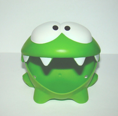 om nom toys