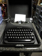 Antique Remington Rand Typewriter In Case De Lux Model Serial # B1556646 thumbnail