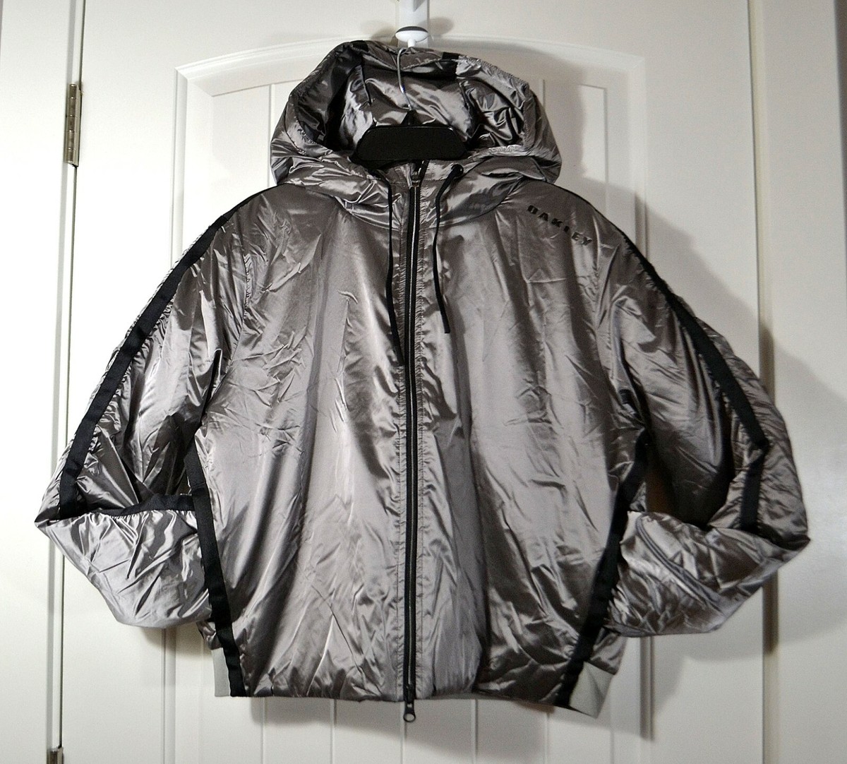 NWT WOMEN'S OAKLEY LUXE NYLON PUFFER JACKET STONE GRAY PERFORMANCE FIT SZ M