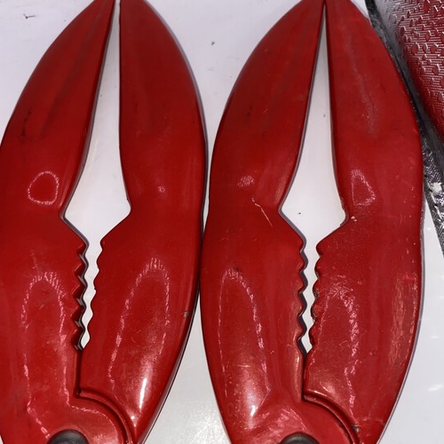 LOBSTER OR CRAB CRACKERS CLAW SHAPED SET OF 4-B5 - Picture 3 of 7