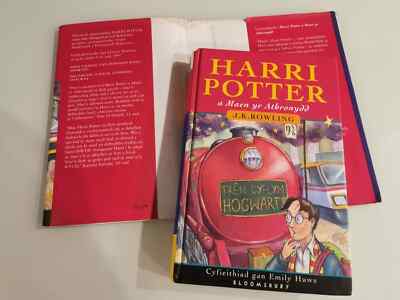 **Harry Potter Philosopher's Stone Welsh Translated 1st/1st Edition JK Rowling**