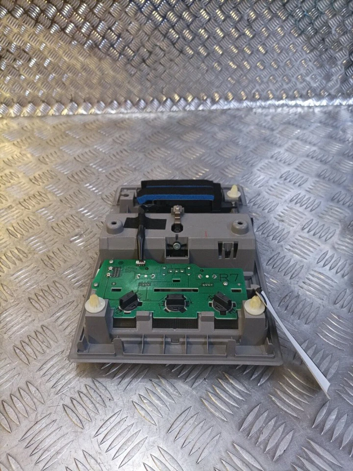 TOYOTA PRIUS T4 VVT-I E4 4 DOHC 2003-2009 INTERIOR ROOF READING LIGHT - Image 3 of 4