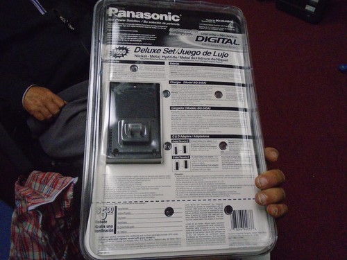 Panasonic Ni-MH CHARGER & Batteries Deluxe set BQ-345ASB/8k - Picture 3 of 3