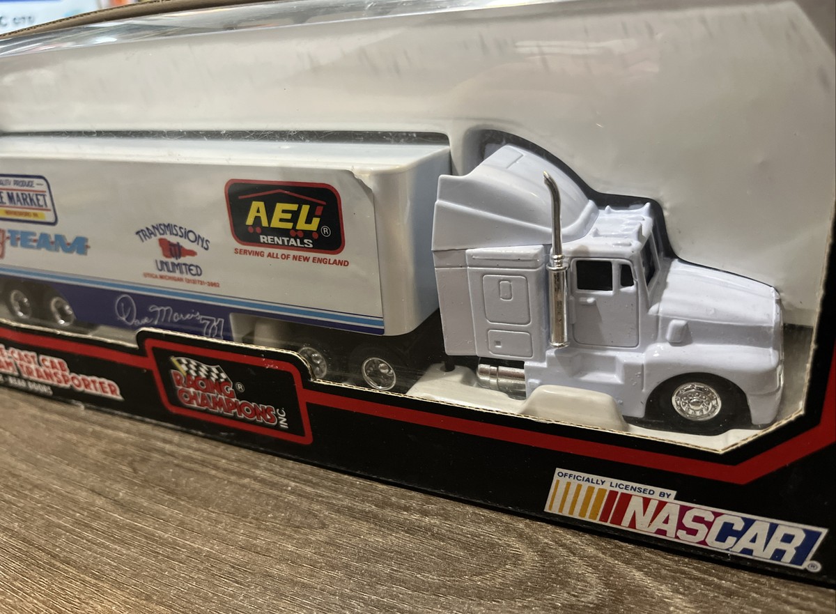 Tilley テリー  ガーズマン　【davisilレア品】 DAVE MARCIS BIG APPLE MARKET 1/64 RACING CHAMPIONS DIECAST HAULER
