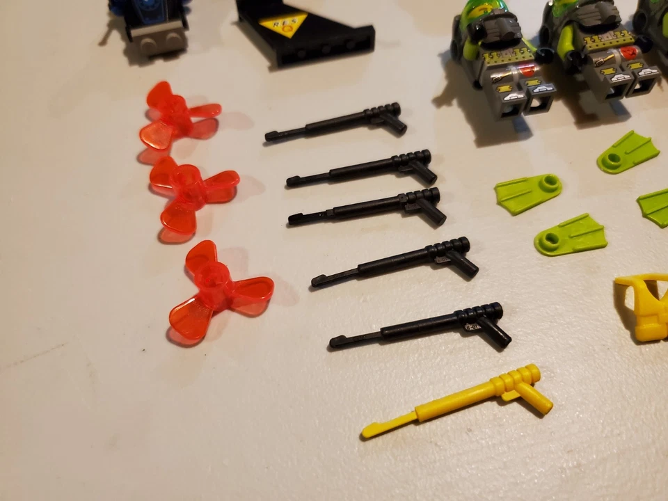 LEGO Atlantis Buceo Submarino Minifiguras Accesorios Lote Foto 2 de 4