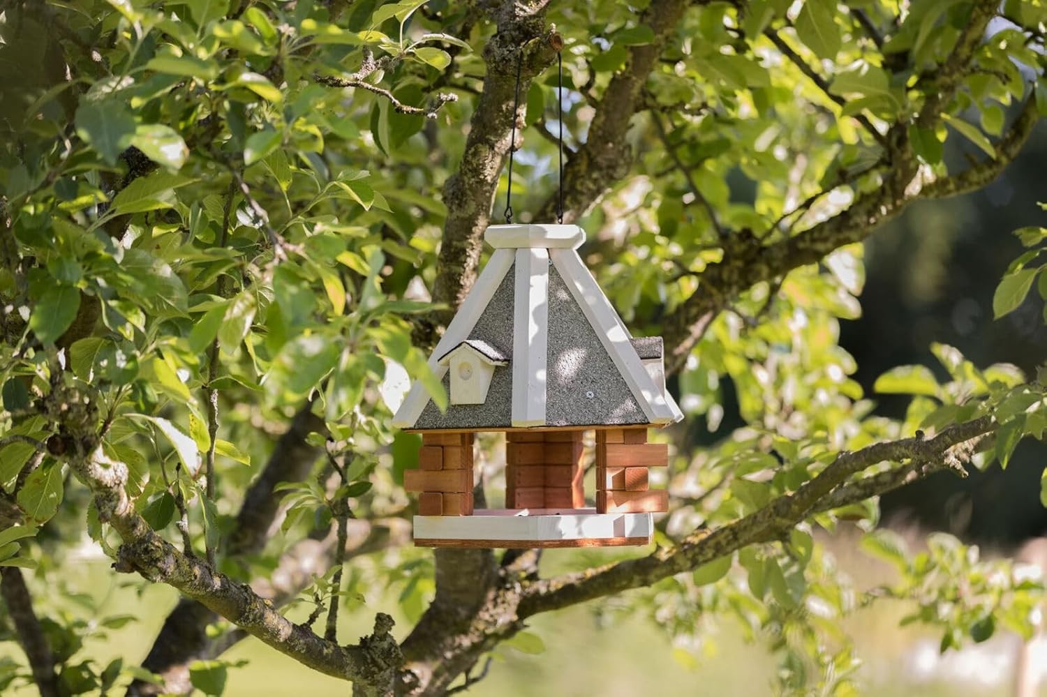 TRIXIE NATURAL WOODEN HANGING WEATHERPROOF BIRD FEEDER GARDEN BIRDS 36 X 35CM