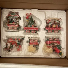 The Dachshund Christmas Express Santa Danbury Mint Dog Wiener Doxie Train New