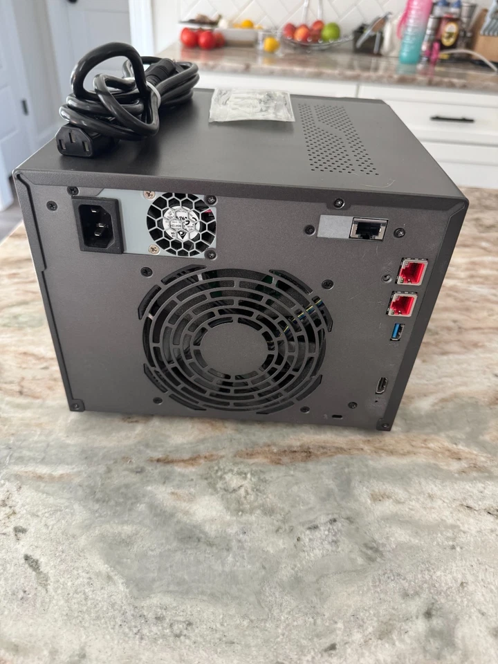 Asustor Lockerstor 6 Gen2 AS6706T - 6 Bay NAS, 10GB module installed! - Image 2 of 4