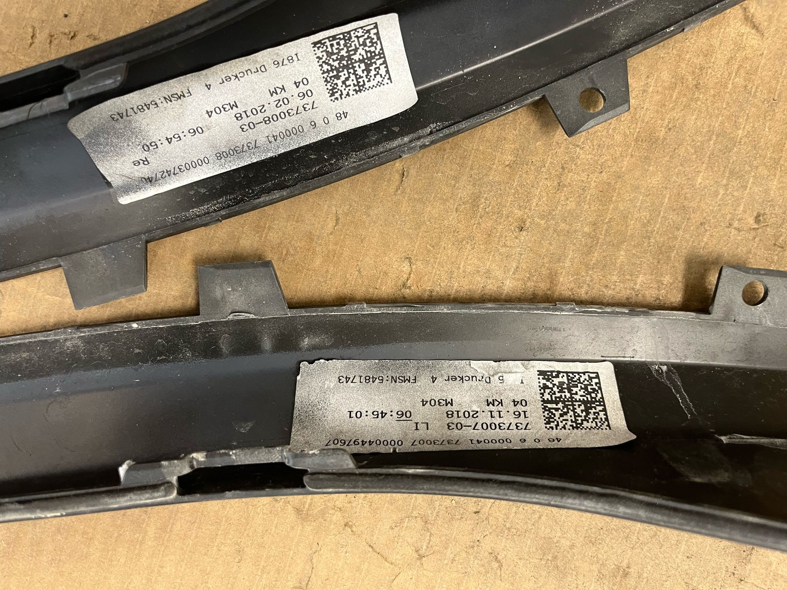 2014-2020 BMW I8 OEM LEFT RIGHT LOWER DOOR SILL TRIM PANEL TRIM SET (2) 7373007