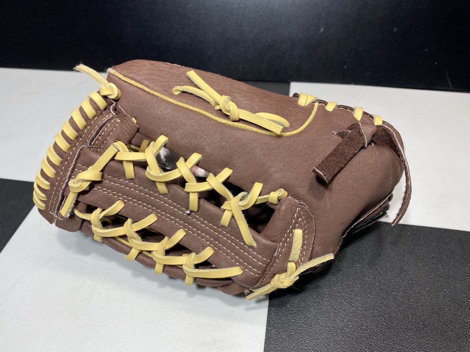 - 12", Right Hand Throw