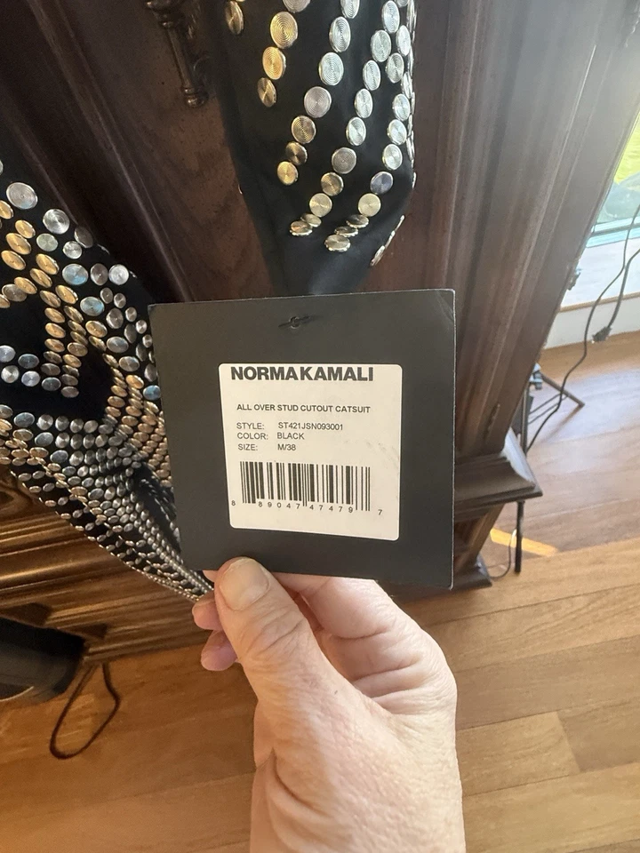 Mono Norma Kamali con tachuelas - recortes laterales y espalda Foto 4 de 4