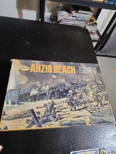 Aurora Anzio Beach 339-200 Model Kit Diorama VTG War Military Tanks Soldiers Ter