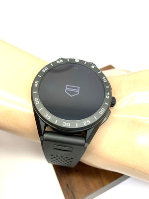 TAG Heuer cnnected SBG8Aコネクテッド　 スマートウォッチ TAG HEUER（タグ・ホイヤー） ☆美品・箱保付☆【TAG HEUER】タグ