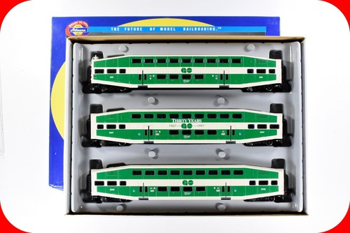 HO Scale ***GO TRANSIT*** Bombardier Passenger Set #200,2307,2330 --ATHEARN 2581