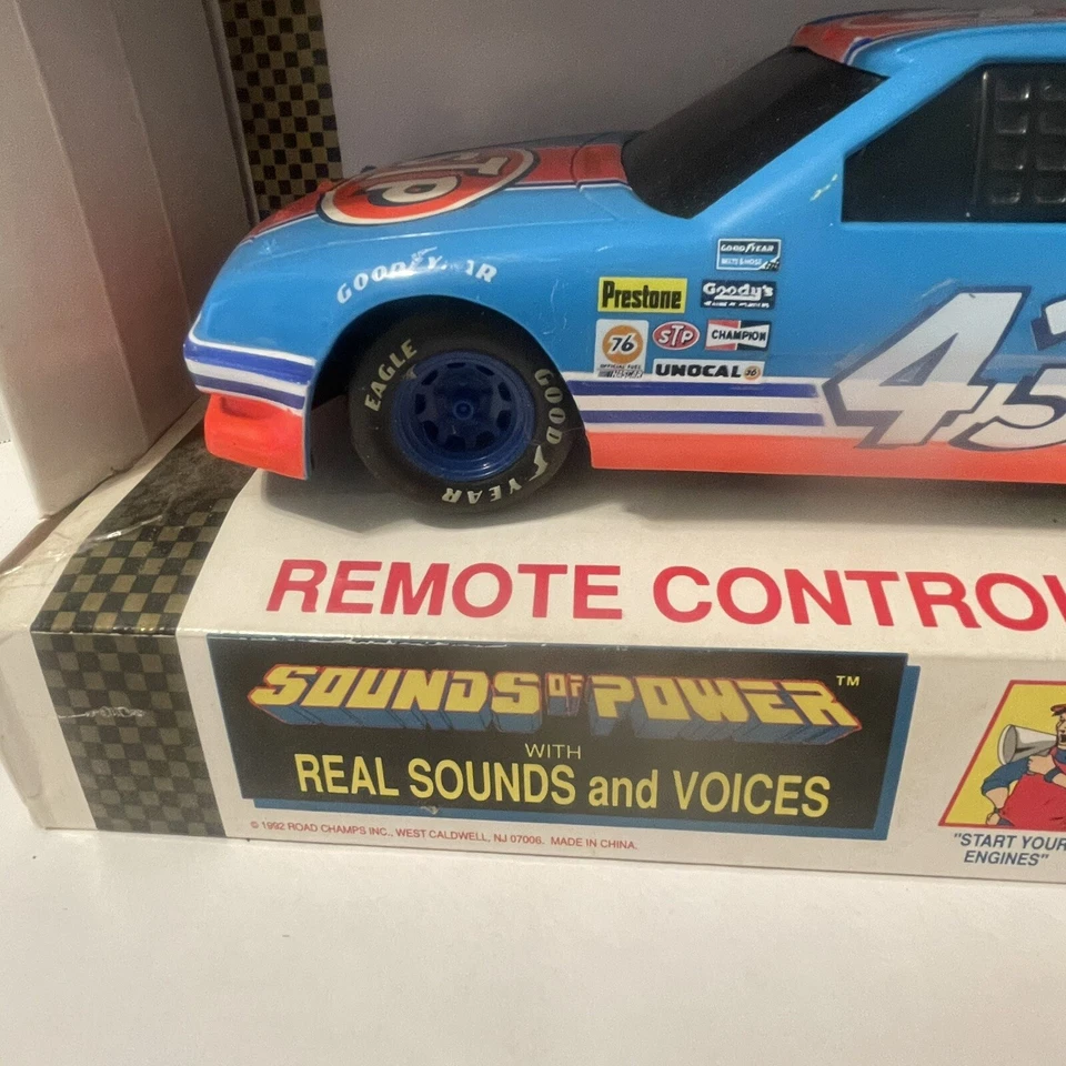 De colección 1992 Richard Petty Talking Electronic Grande 1:16 STP NASCAR #43 CAJA ORIGINAL Foto 4 de 4