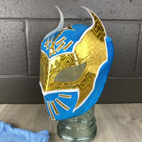 Máscara de lucha libre WWE Sin Cara Lucha Máscara libre y camiseta - Bolsa de eventos de la WWE - Imagen 2 de 8