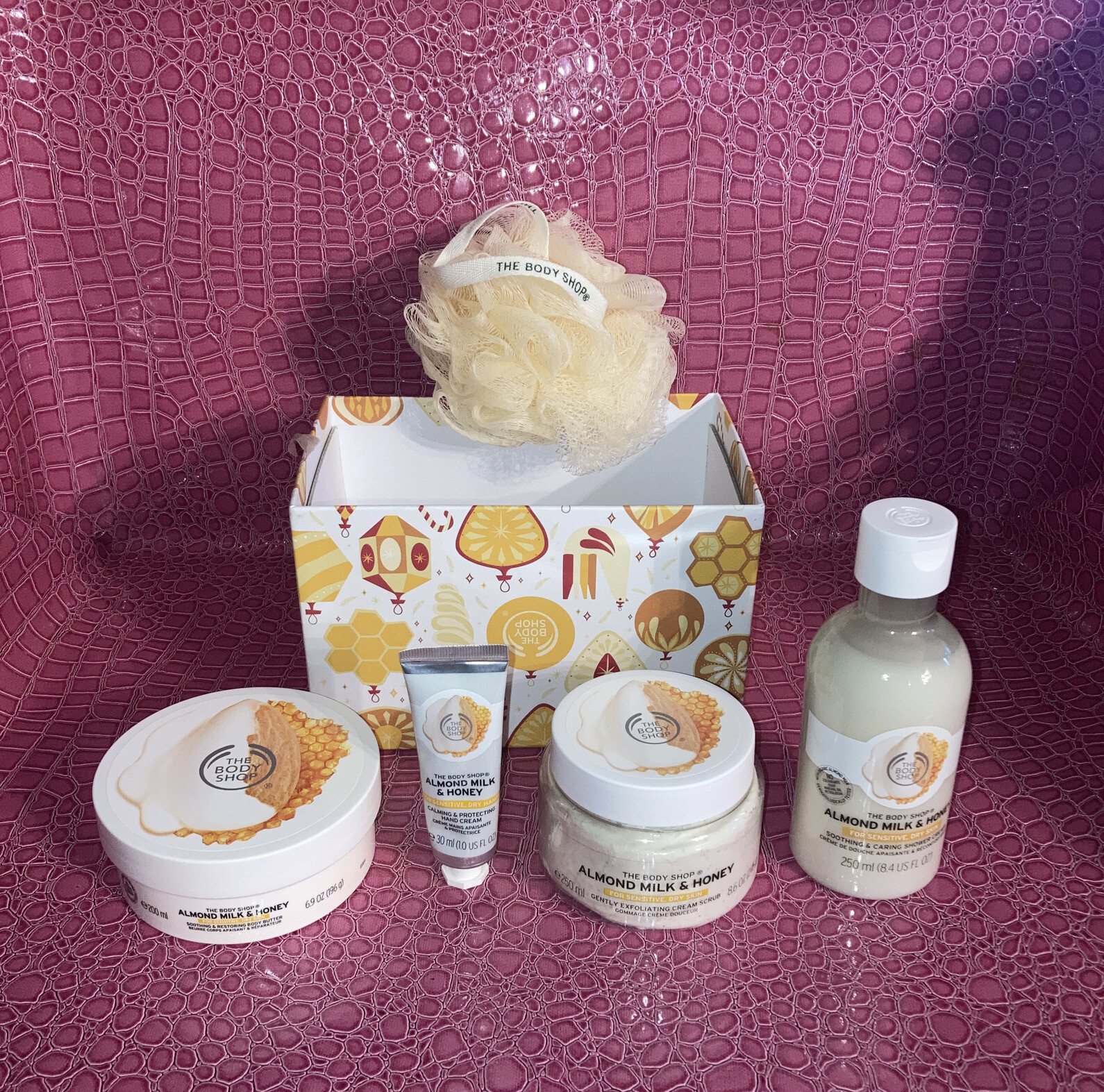 The Body Shop Almond Milk and Honey Treats Cube Gift Set 3pc Paraben