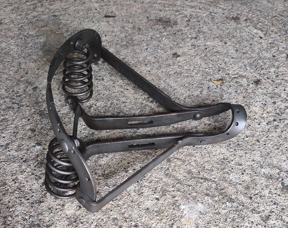 Phare moto ancienne dans pièces détachées pour motocyclette de collection terrot