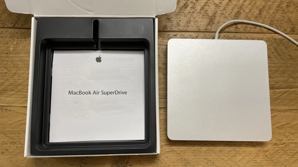 Apple A1379 USB-A Mac Book Air Superdrive Silver MC684ZM/A External Drive - Image 4 of 4