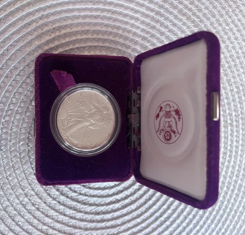 1987 1oz. Fine Silver -one dollar coin-  walking liberty uncirculated untouched