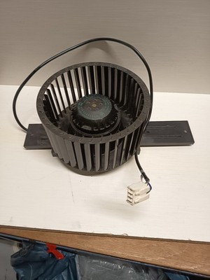 Truma Aventa Comfort klimaanlage Verflüssigergebläse m. Halter  UVP  397   0021