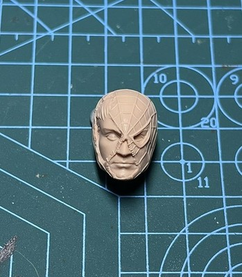 1/12  1/6 Unpainted Toby Maguire Battle Damage Head Carved Model Toys