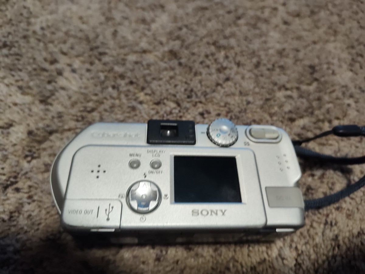 Sony Cyber-Shot DSC-P71 3.2MP 6x Digital Camera Silver, Memory