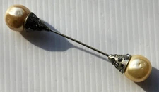 Vintage Faux Pearl Screw in Style Jabot Hat Sweater Scarf