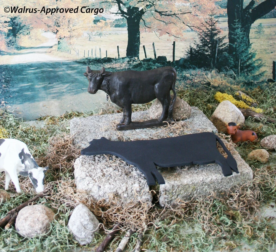 WILLIAMS-SONOMA CAST IRON COW WALL ART AND CRATE & BARREL COW TRIVET -NWT - Image 2 of 4