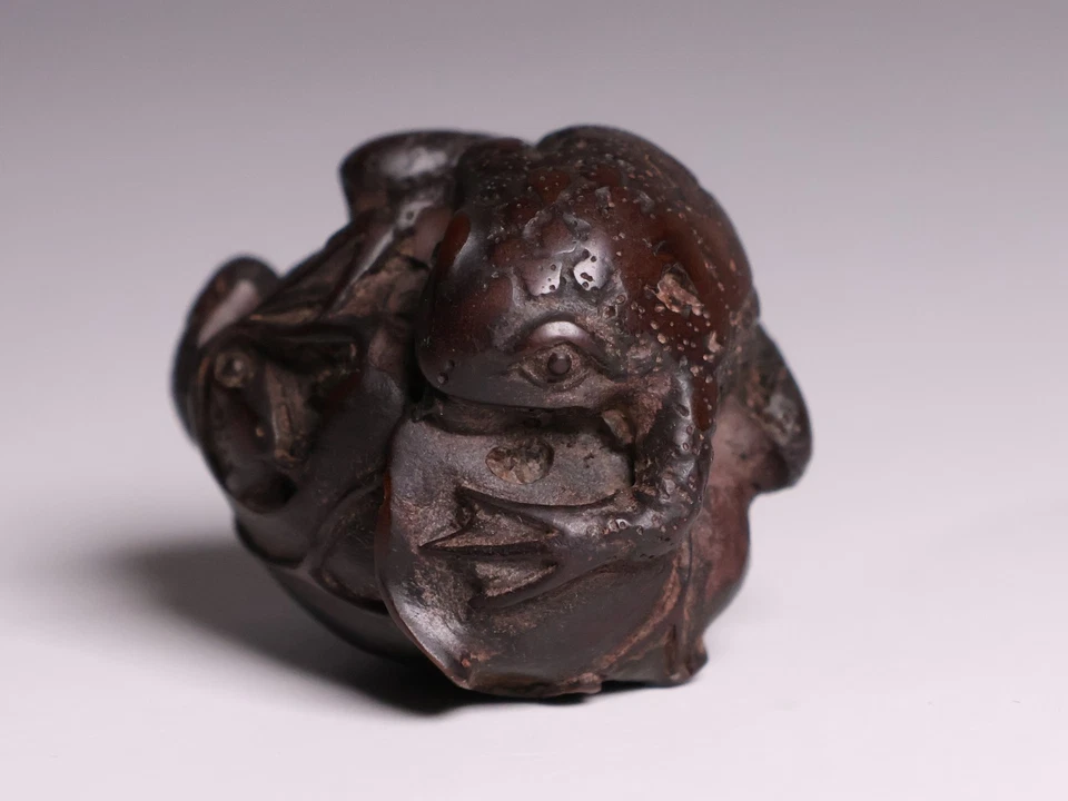Rana y serpiente japonesa tallada en madera Netsuke 1,62 pulgadas Inro Ojime Meiji era siglo XIX Foto 4 de 4
