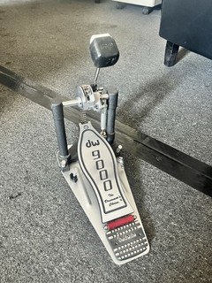 DW 9000 Double Chain Single Bass Drum Pedal with Carry Bag