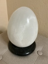Selenit Edelstein Lampe Ostern Eiform Bärbel Drexel