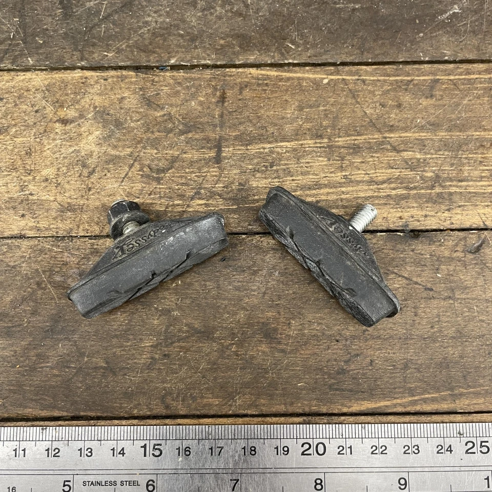 Juego de pastillas de freno para bicicleta BMX Odyssey usadas años 80 90 negro atornillado vintage Foto 2 de 4