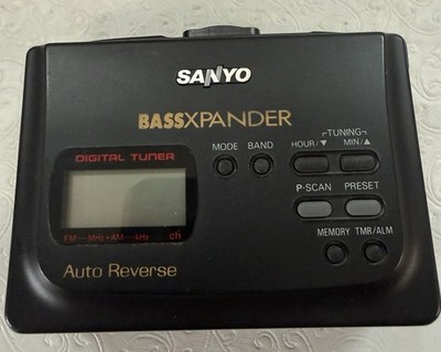SANYO Bassxpander MGR-908 (K) AM/FM Stereo Cassette Player w/Head Phones