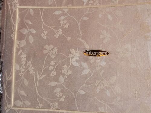 Interiors Placemats Set Of 6 White Cream Size 33 x 47cm 55% Silk/ 45% Polyester - Picture 7 of 10