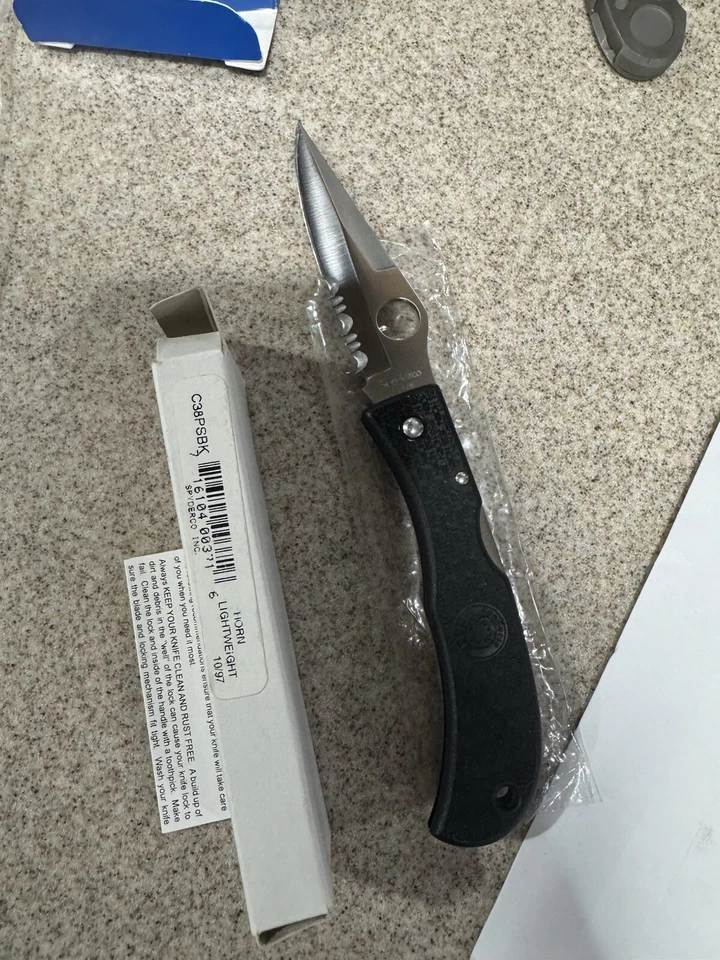 Spyderco C38PSBK knife White Box Papers Horn Knife - Image 3 of 3