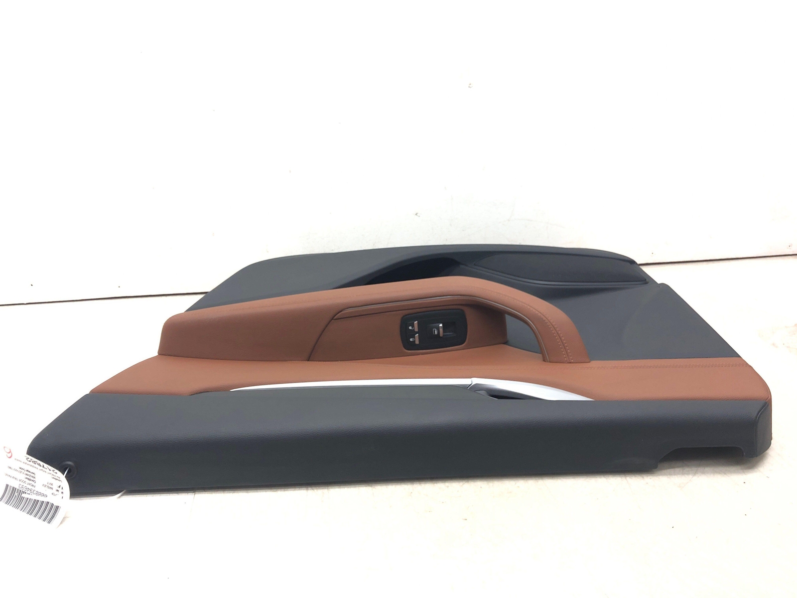 2017-2022 MASERATI LEVANTE FRONT RIGHT INNER DOOR TRIM PANEL COVER BLACK/TAN OEM