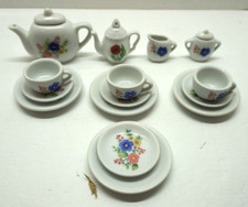 Vintage 17-piece Miniature Tea Set. Floral Pattern