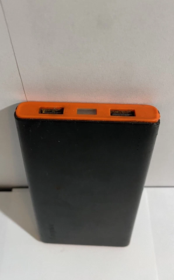 Banco de alimentación EasyAcc Classic 10000 mAh Foto 2 de 4