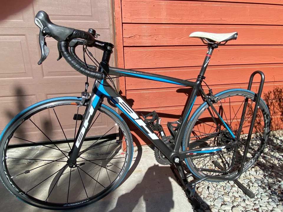 Bicicleta de estrada BH high-end, ligeiramente usada - Imagem 4 de 4