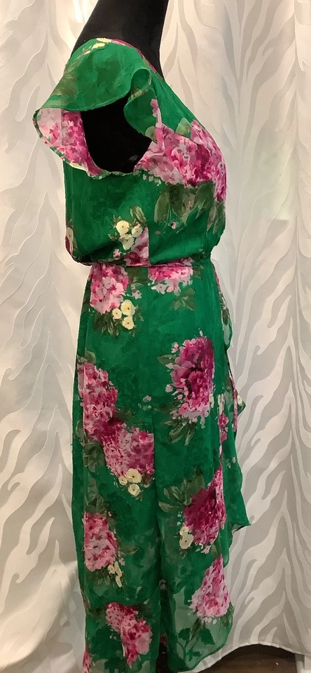 Vestido BCX Para Mujer Verde Floral Sobrepelliz Línea A Manga Acampanada Volantes Dobladillo Talla S Foto 4 de 4