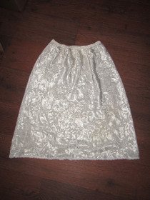 Deena Vintage Shiny Ivory Satin Half Slip Floral Leaf Swirl Design M
