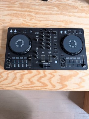Pioneer DJ DDJ-FLX4 2-Channel DJ Controller - Black