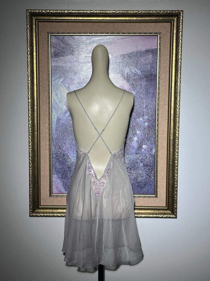 VICTORIA’S SECRET Gris Claro Encaje Borde Cruz Espalda Correa Spaguetti Muñeca Bebé Talla M Foto 2 de 4